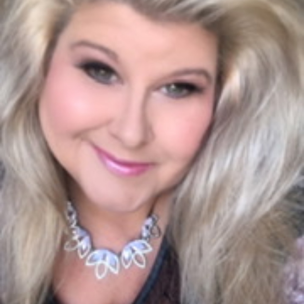 Meet your Posher, Cara!